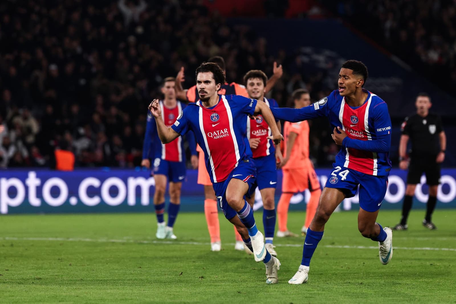 El PSG derrotó 4-2 al Barcelona en París por la tercera jornada de la Champions League.